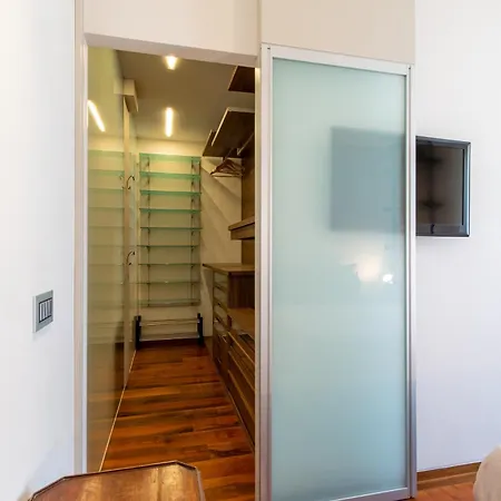 Appartamento Porta Venezia- Design Apartment, 2-bedrooms, Netflix, Wifi Milano